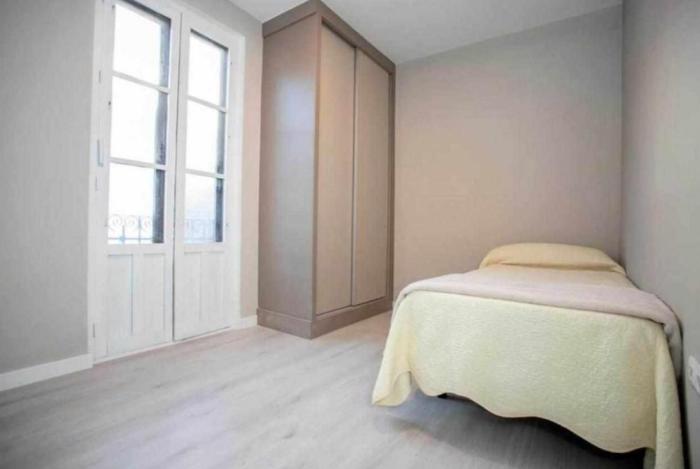Hostal Viena Plaza Nueva Granada Szoba fotó