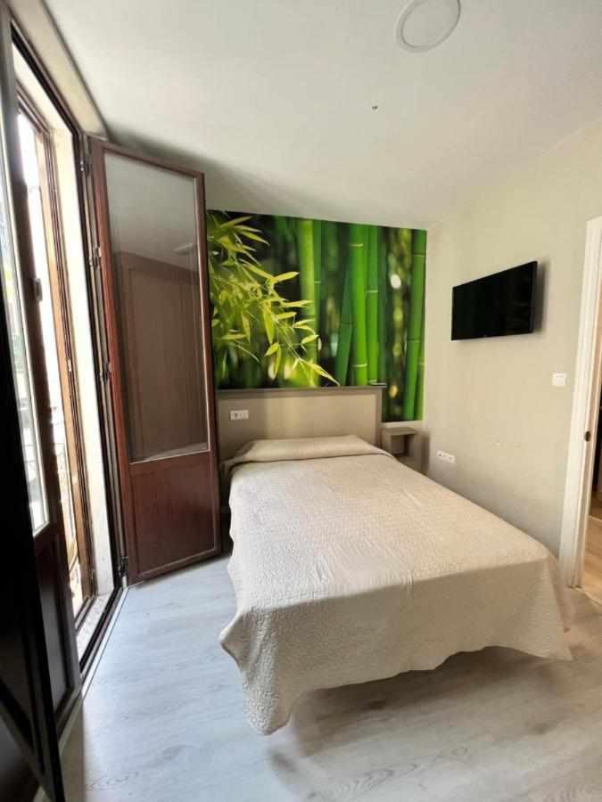 Hostal Viena Plaza Nueva Granada Kültér fotó