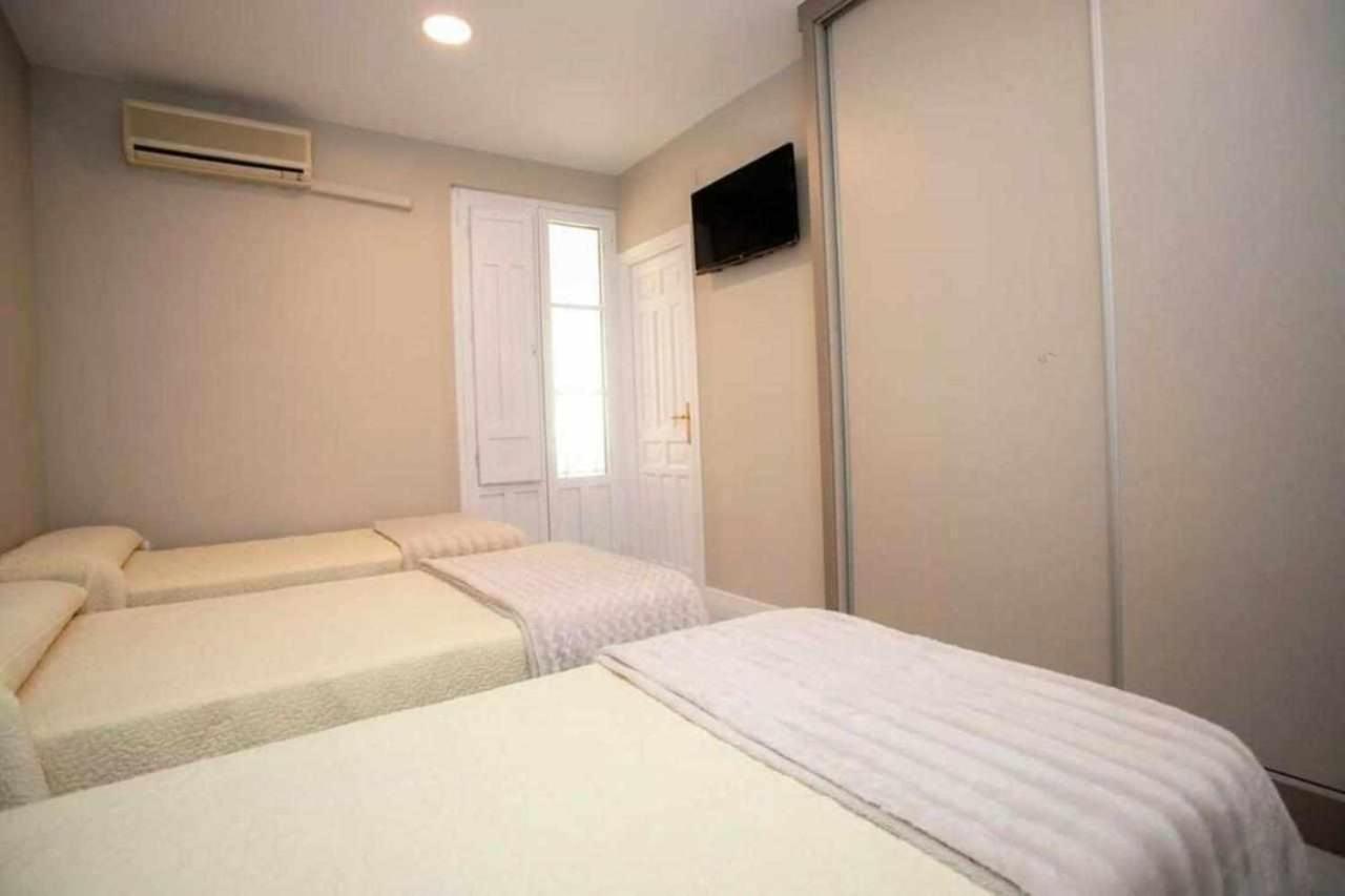 Hostal Viena Plaza Nueva Granada Kültér fotó